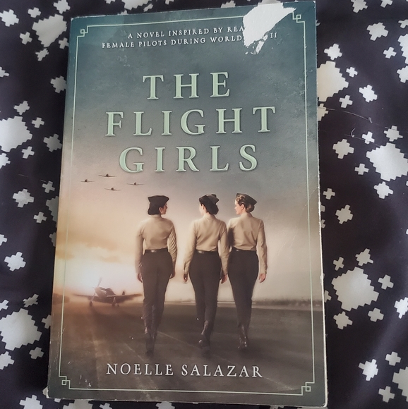 Books - Picture 3 of 4